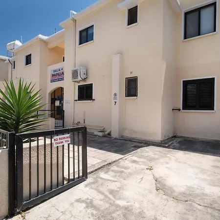Apartment Dalia 2 Bedroom With Pool & Garden, Parking, Walk To Beach, Gated Complex Paphos
