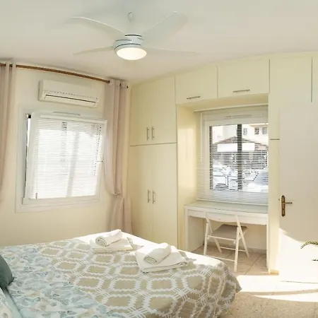 Dalia 2 Bedroom With Pool & Garden, Parking, Walk To Beach, Gated Complex Apartmán *