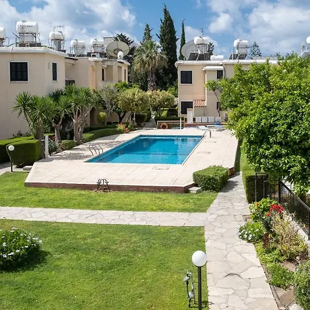Dalia 2 Bedroom With Pool & Garden, Parking, Walk To Beach, Gated Complex *