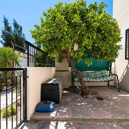 Dalia 2 Bedroom With Pool & Garden, Parking, Walk To Beach, Gated Complex Apartment Paphos
