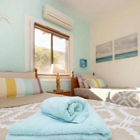 Dalia Seaside 2 Bedroom With Pool & Garden Apartment