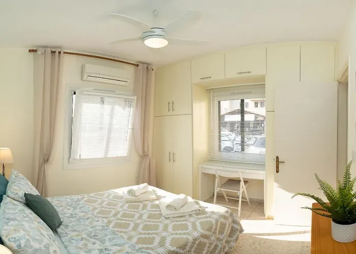 Dalia Seaside 2 Bedroom With Pool & Garden Διαμέρισμα *