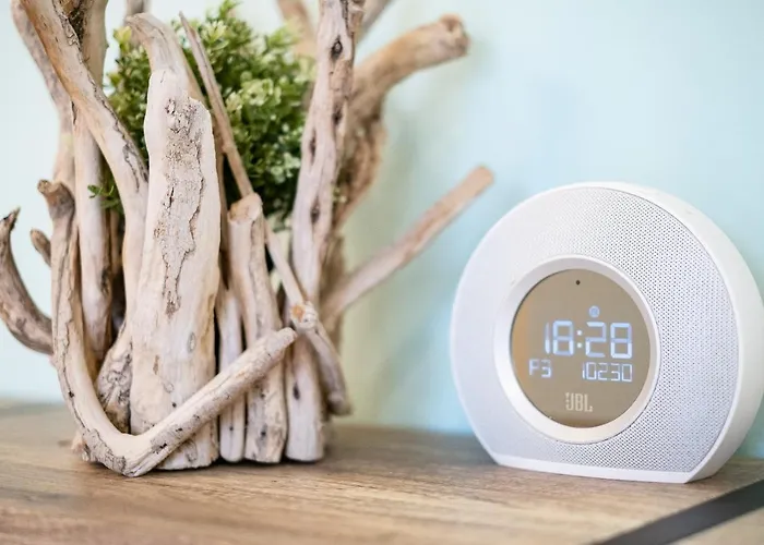 Dalia Seaside 2 Bedroom With Pool & Garden