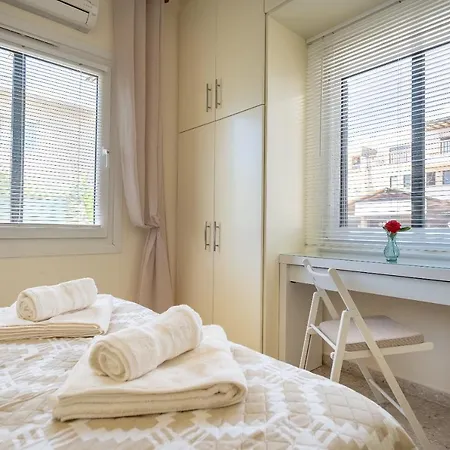 Dalia 2 Bedroom With Pool & Garden, Parking, Walk To Beach, Gated Complex * Paphos